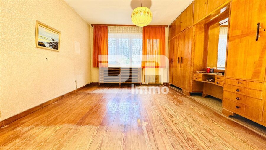 Villenartiges 1-3 Familienhaus mit viel Platz für die große Familie und viele weitere Möglichkeiten - OG 1 Schlafzimmer